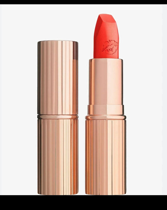 CHARLOTTE TILBURY MATTE REVOLUTION TELL LAURA