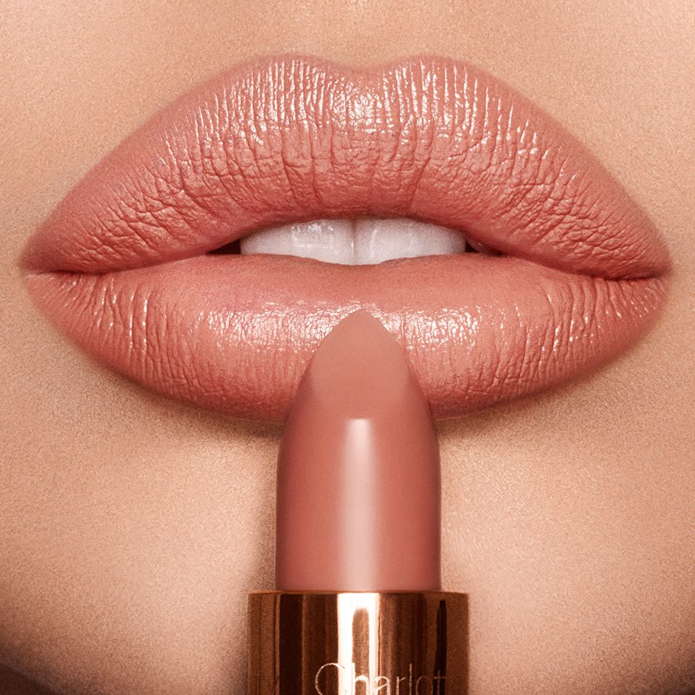 CHARLOTTE TILBURY KISSING BITCH PERFECT